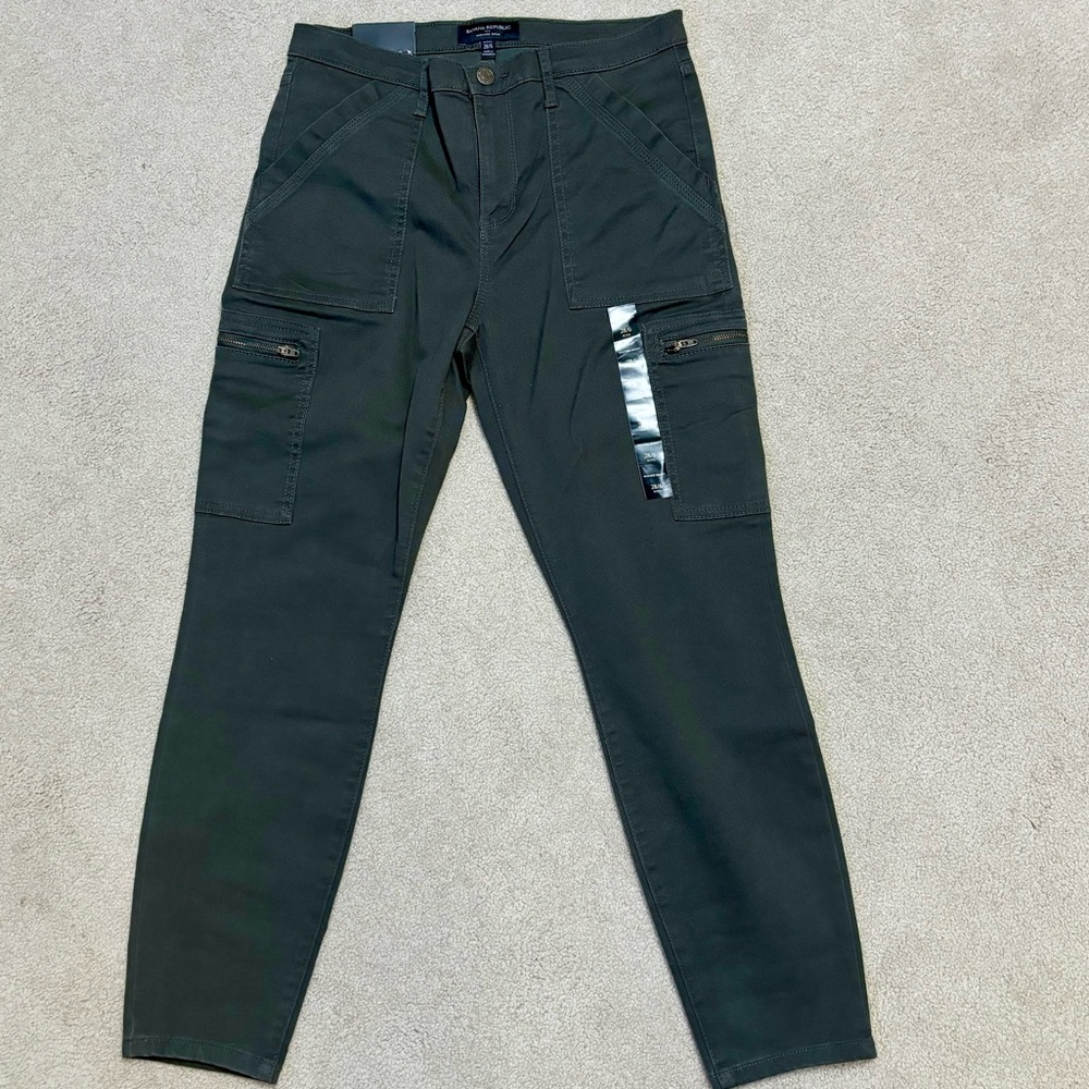 Banana Republic Factory High Rise Skinny Cargo Pant, 28/6 Petite, Olive green